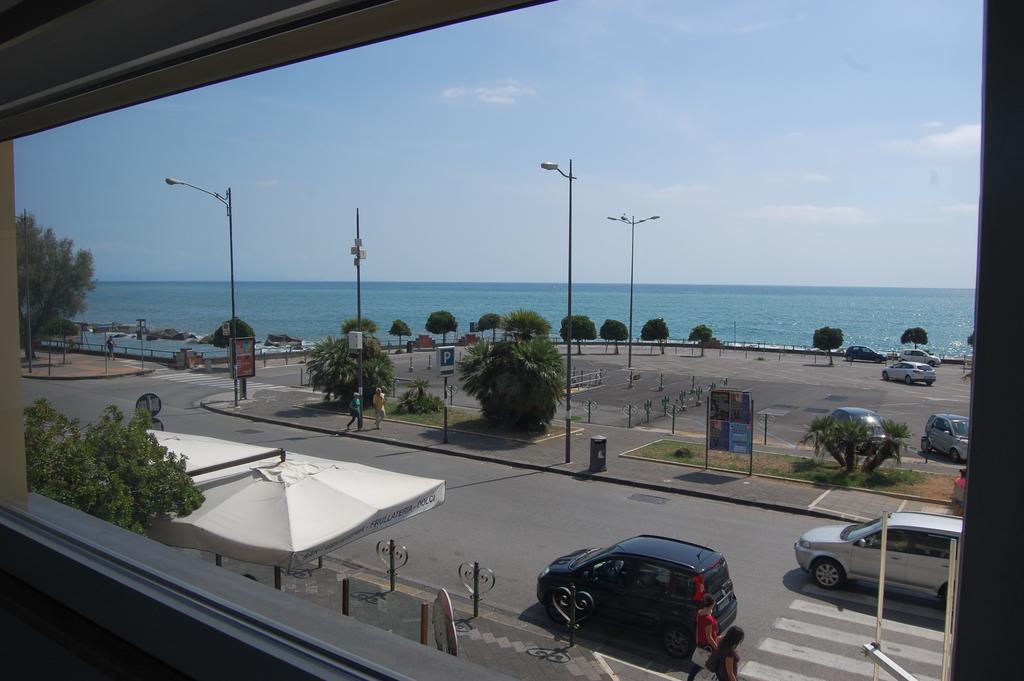 Guest house La Madegra Seasuite