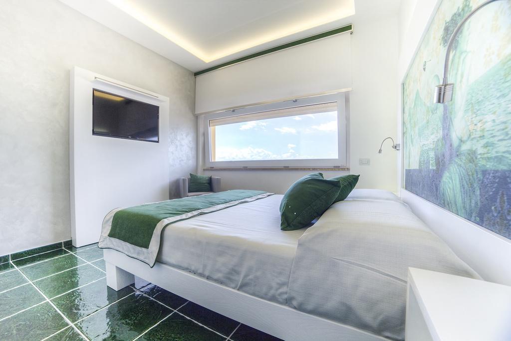La Madegra Seasuite 3*